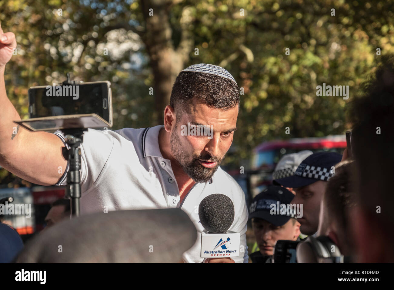 Avi-Jemenitischen gibt eine Rede an der Speakers Corner über den Islam und die Auswirkung auf Europa gehabt hat. Avi-Jemenitischen ist eine ehemalige israelische Armee Soldat und gegen Extremismus Aktivist aus Australien. Stockfoto