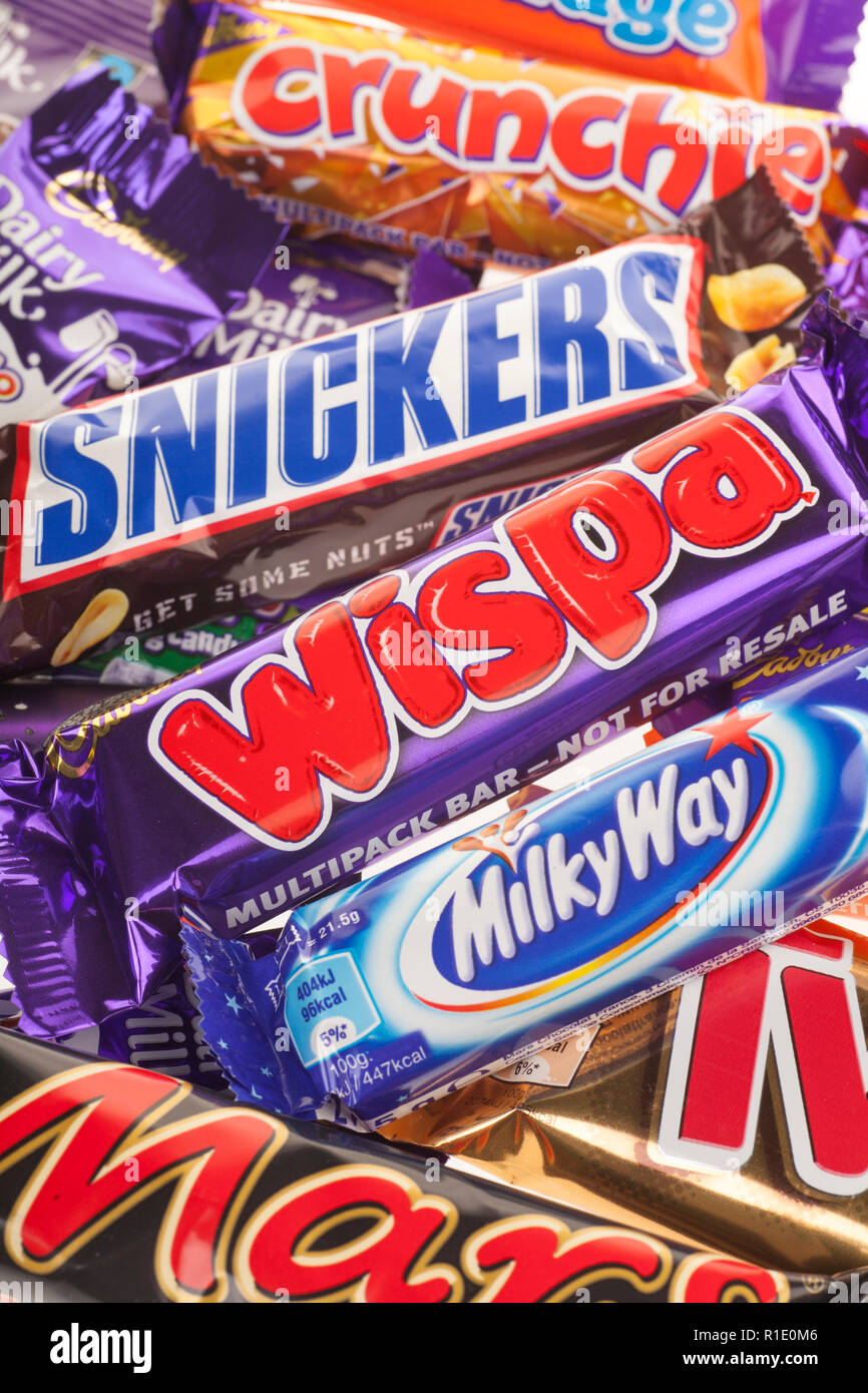 Auswahl der britischen Schokoriegel von Mars und Cadburys Stockfoto