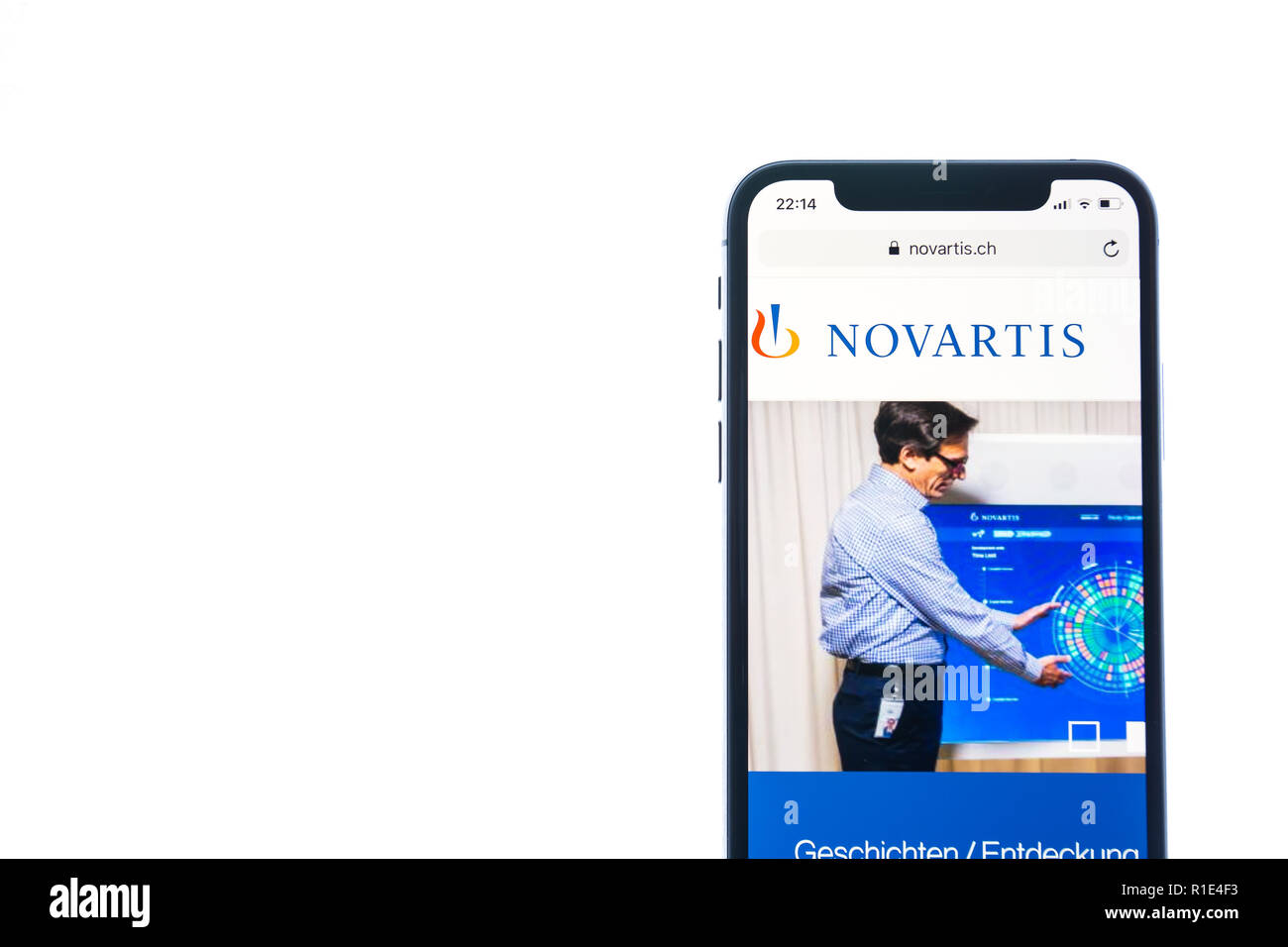 SOLOTHURN, Schweiz - 11 November, 2018: Novartis Logo auf einem modernen Smartphone angezeigt Stockfoto