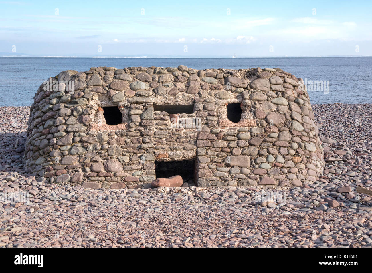 Ein küstenschutz Pillbox in Porlock Wehr, Somerset, England, Großbritannien Stockfoto