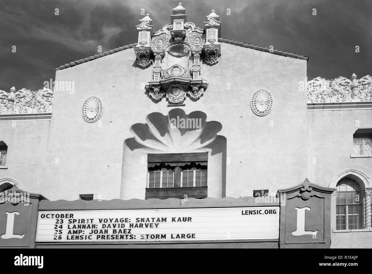 Nahaufnahme der architektonischen Details auf den Geliebten und berühmten lensic Performing Arts Center in der Innenstadt von Santa Fe, NM Stockfoto