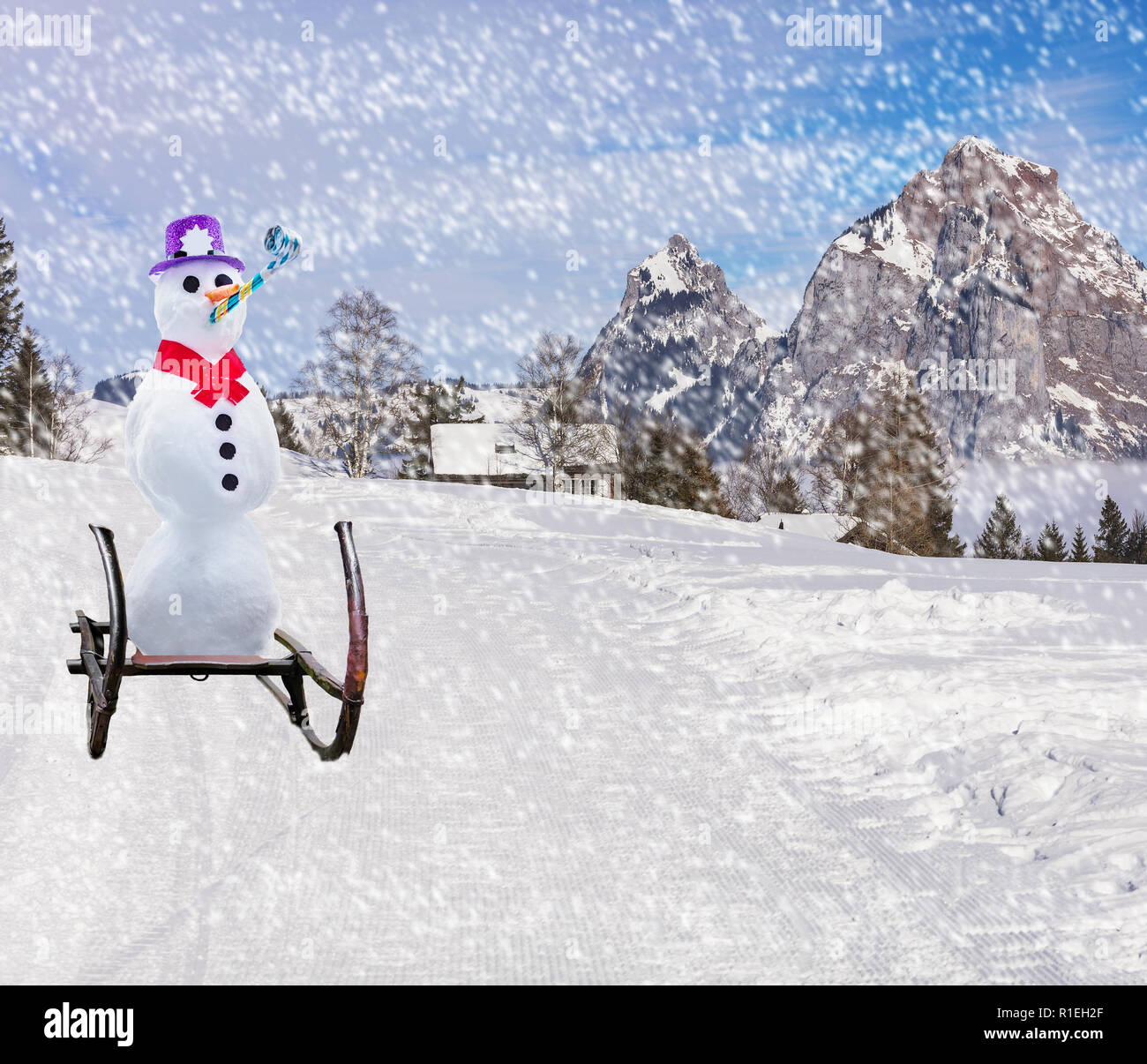 Frohe Weihnachten eine lustige party Schneemann hinunter rodeln ski