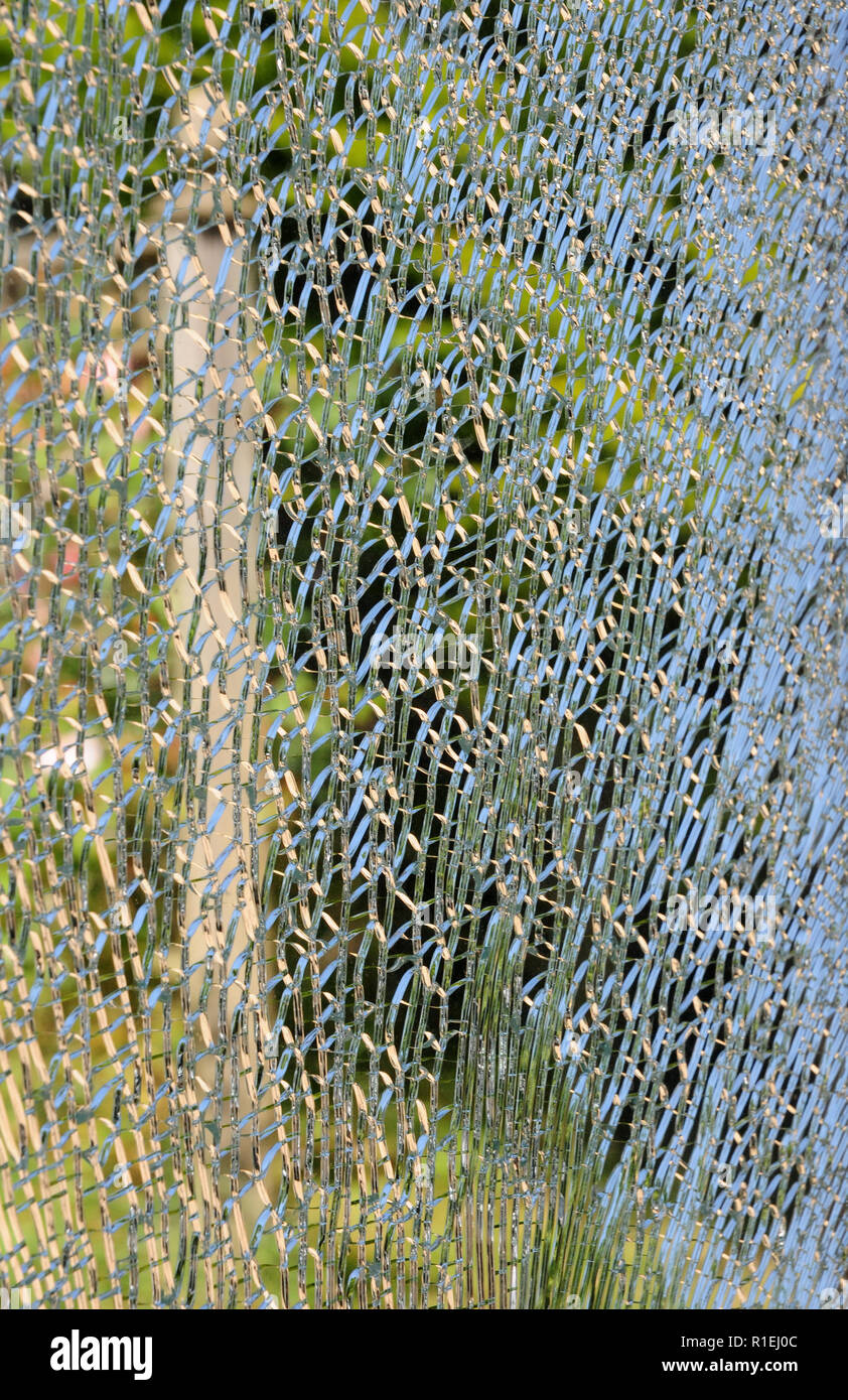 Vorgespanntes Glas Fenster zerbrochen Stockfoto