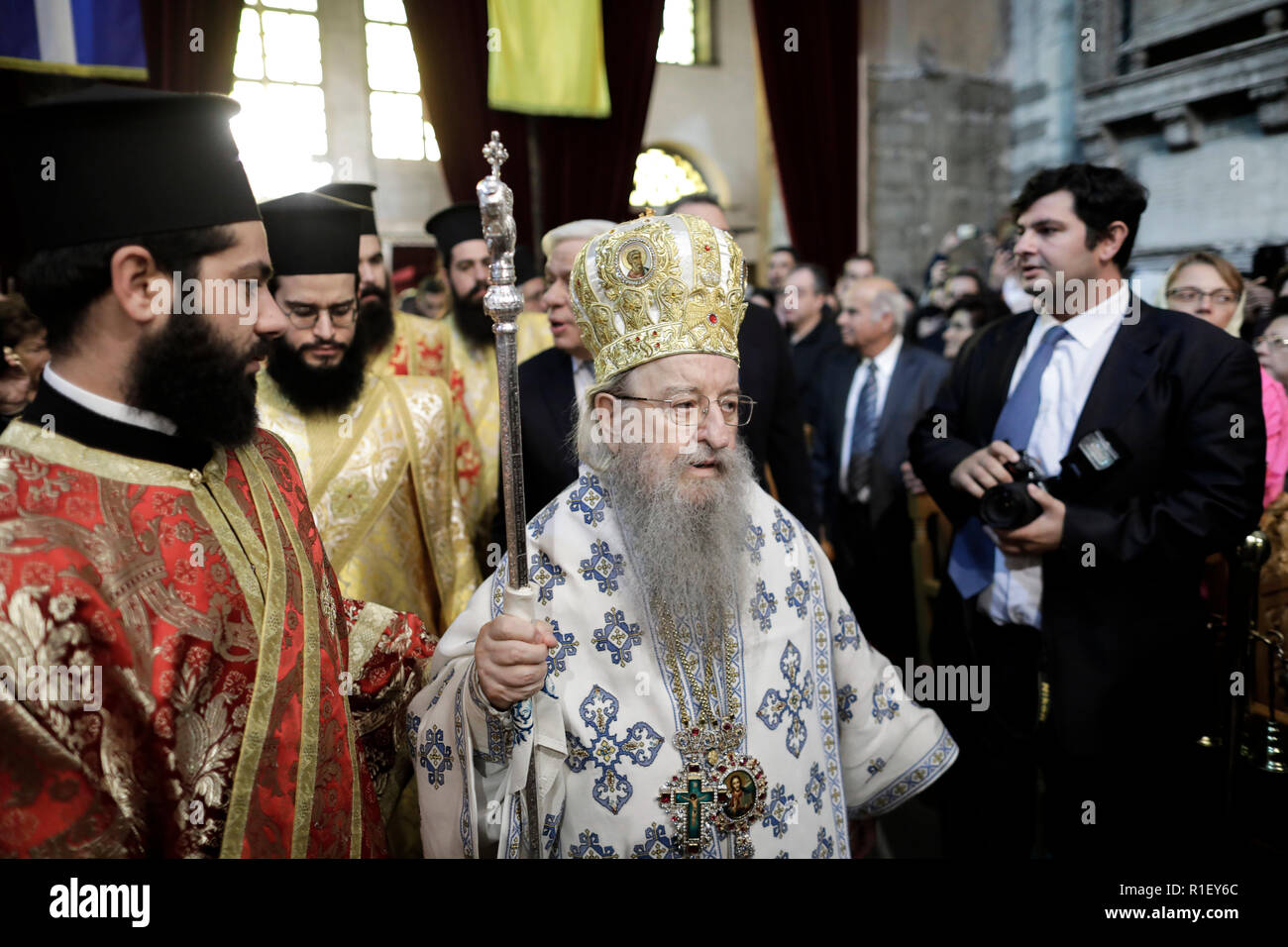 Bischof Anthimos während einer doxologie in der Kirche des Hl. Demetrius, der Schutzpatron von Thessaloniki, Griechenland Stockfoto