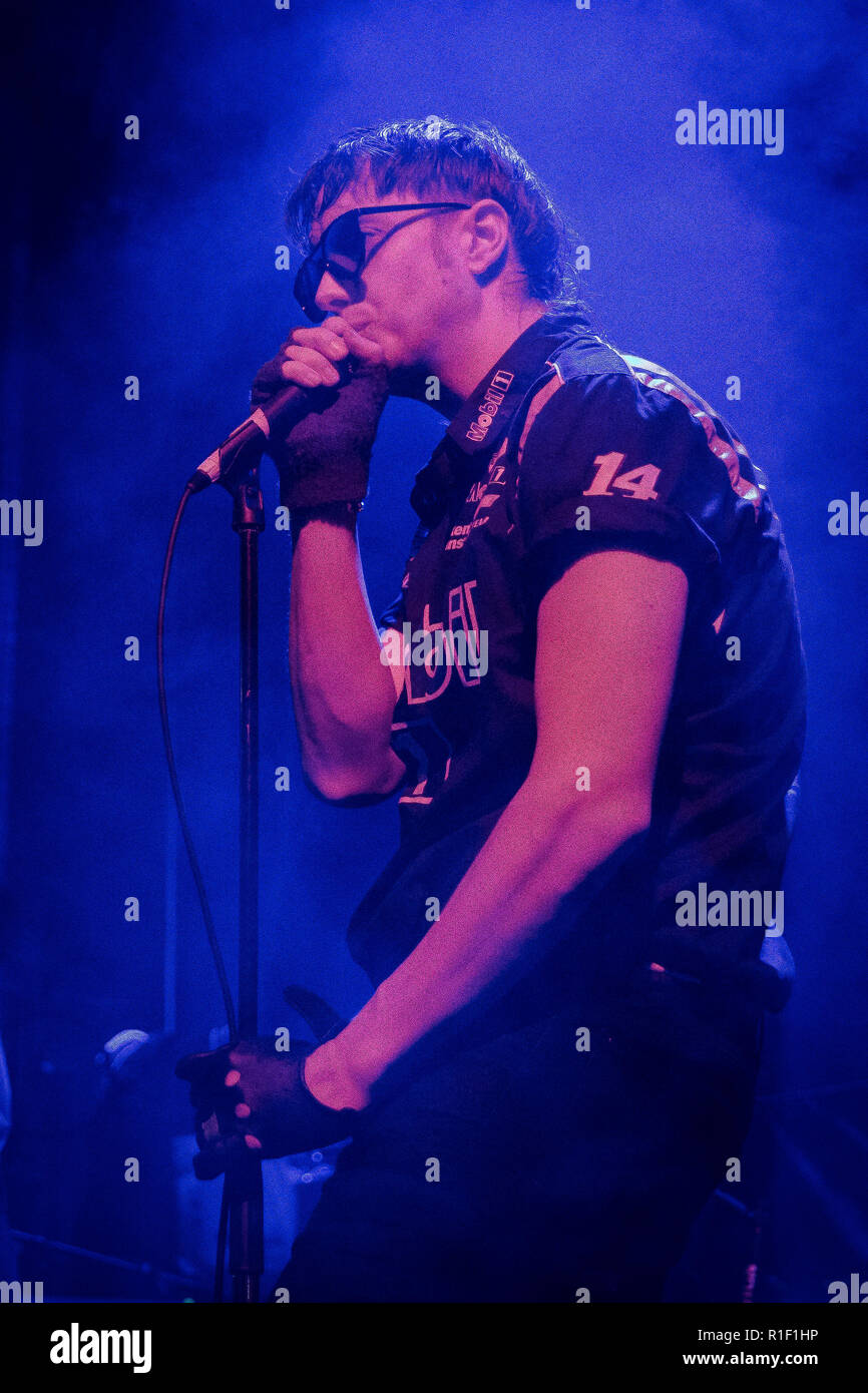 Island, Reykjavik - November 10, 2018. Der amerikanische Sänger, Songwriter und Musiker Julian Casablancas (dargestellt) führt ein Live Konzert mit seiner Band die Voidz während des Isländischen Festival Iceland Airwaves 2018 in Reykjavik. (Foto: Gonzales Foto - Tord Litleskare). Stockfoto