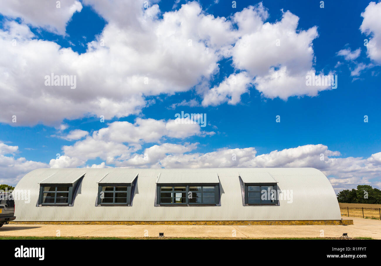 Krieg zeit Nissen Hütte Umwandlung durch pascott.co.uk Stockfoto