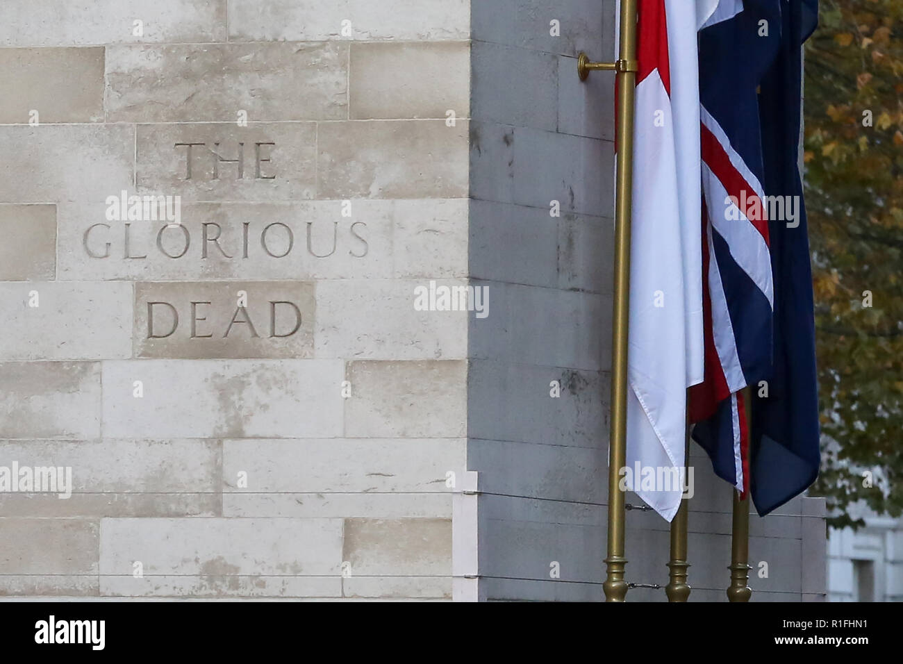 Das Ehrenmal, Whitehall. London, Großbritannien. 11 Nov, 2018. Blick auf das Ehrenmal auf Whitehall auf das 100-jährige Jubiläum des Ersten Weltkriegs Waffenstillstand. Credit: Dinendra Haria/Alamy leben Nachrichten Stockfoto