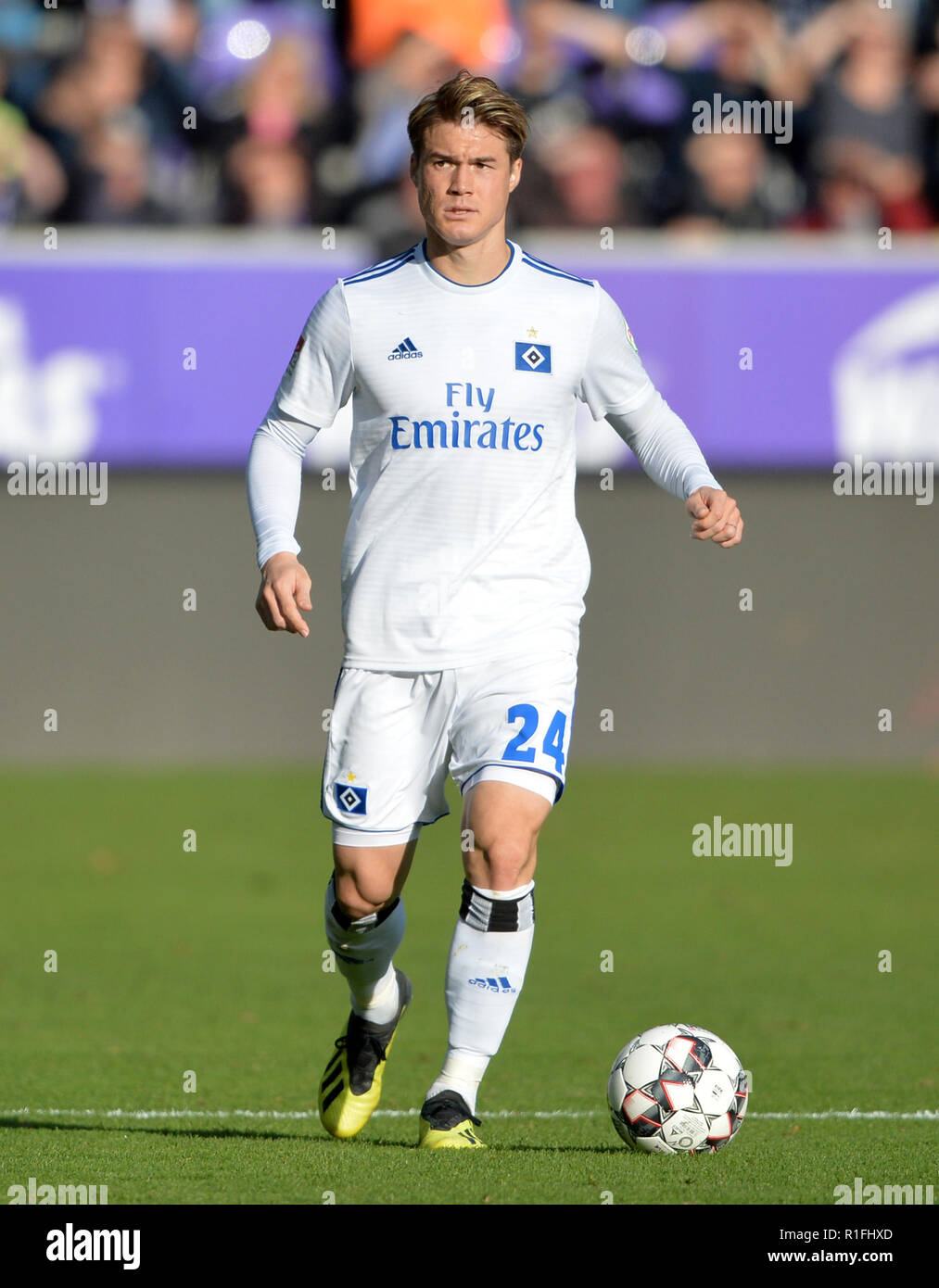 Gotoku SAKAI (HH), Fußball 2. 1. Fussballbundesliga, 13. Spieltag, Erzgebirge Aue (AUE) - HSV Hamburg Hamburg Hamburg (HH) 1:3, am 10.11.2018 in Aue/Deutschland. € | Nutzung weltweit Stockfoto