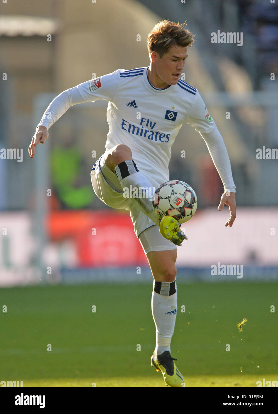 Gotoku SAKAI (HH), Fußball 2. 1. Fussballbundesliga, 13. Spieltag, Erzgebirge Aue (AUE) - HSV Hamburg Hamburg Hamburg (HH) 1:3, am 10/11/2018 in Aue/Deutschland. € | Nutzung weltweit Stockfoto