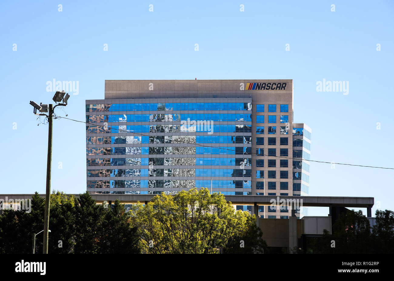 CHARLOTTE, NC, USA -10/30/18: Die NASCAR Hall of Fame, auf Martin Luther King Blvd. Stockfoto