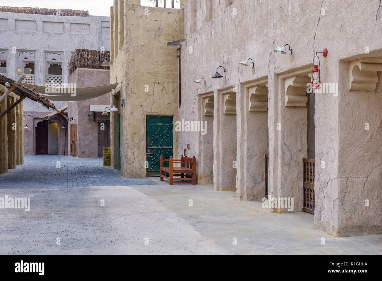 Blick auf die Straßen der alten arabischen Stadt Dubai UAE. Stockfoto