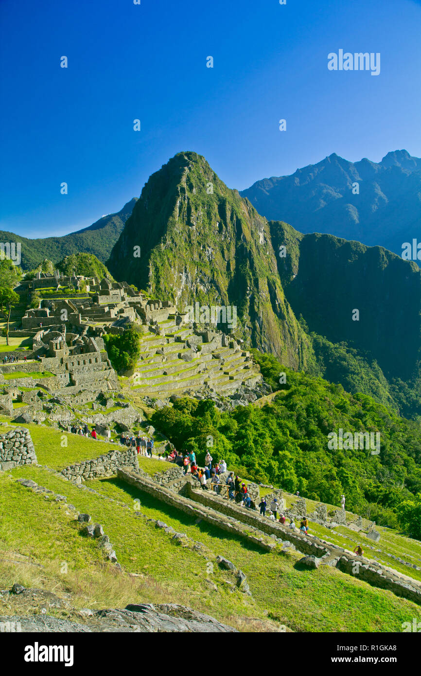 Machu Picchu, Inka Zitadelle hoch in den Anden, Peru, über dem Fluss Urubamba Tal. Im 15. Jahrhundert erbaut und später abgebrochener Stockfoto