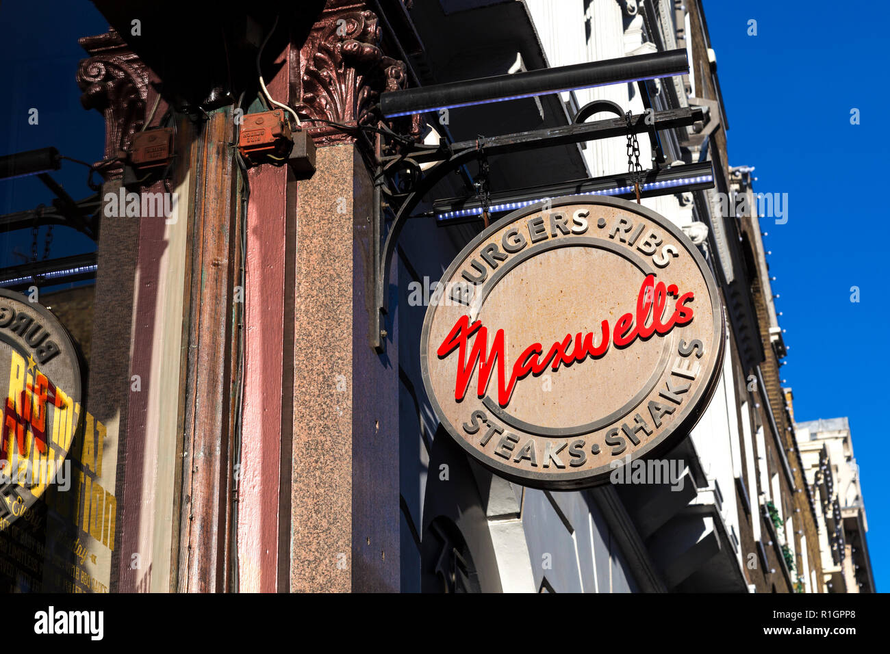 Schild an der Vorderseite des Maxwell's Restaurant in Covent Garden