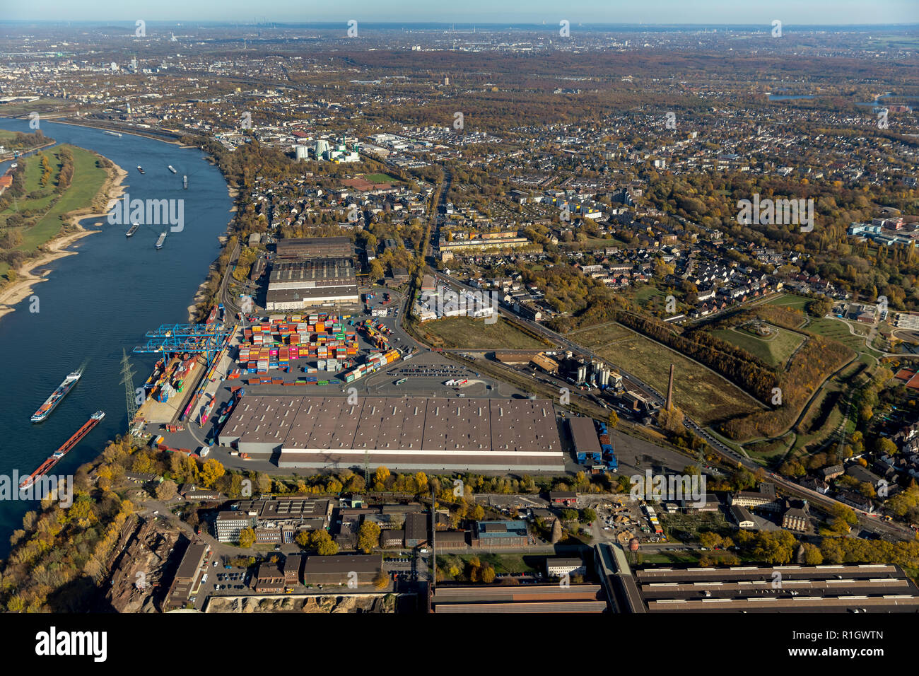 Luftaufnahme, logport II mit Containern, Rhein, Container Terminal, Containerverladung, Logistikstandort duisport Firma, Angerhausen, Duisburg, R Stockfoto