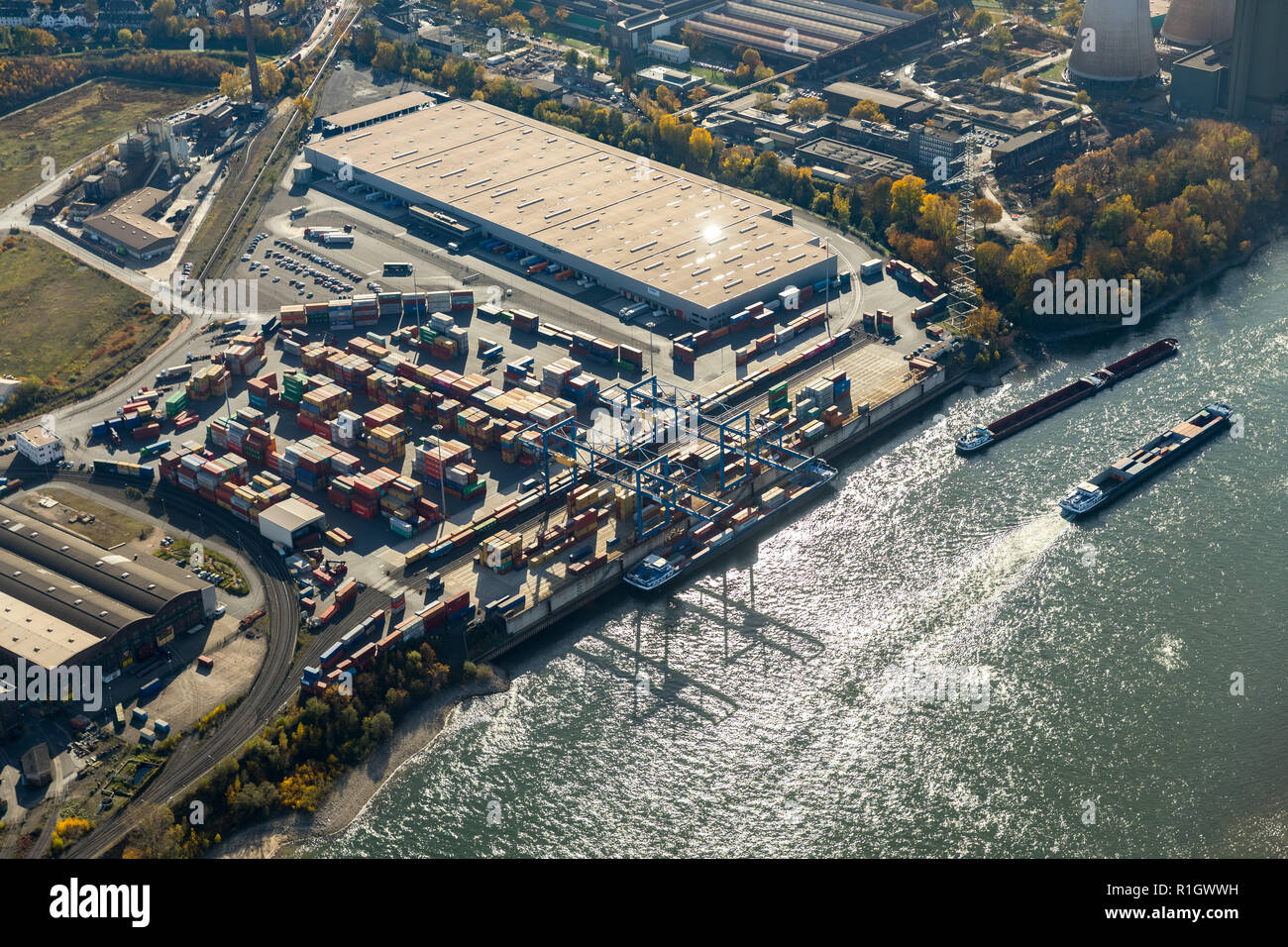 Luftaufnahme, logport II mit Containern, Rhein, Container Terminal, Containerverladung, Logistikstandort duisport Firma, Angerhausen, Duisburg, R Stockfoto