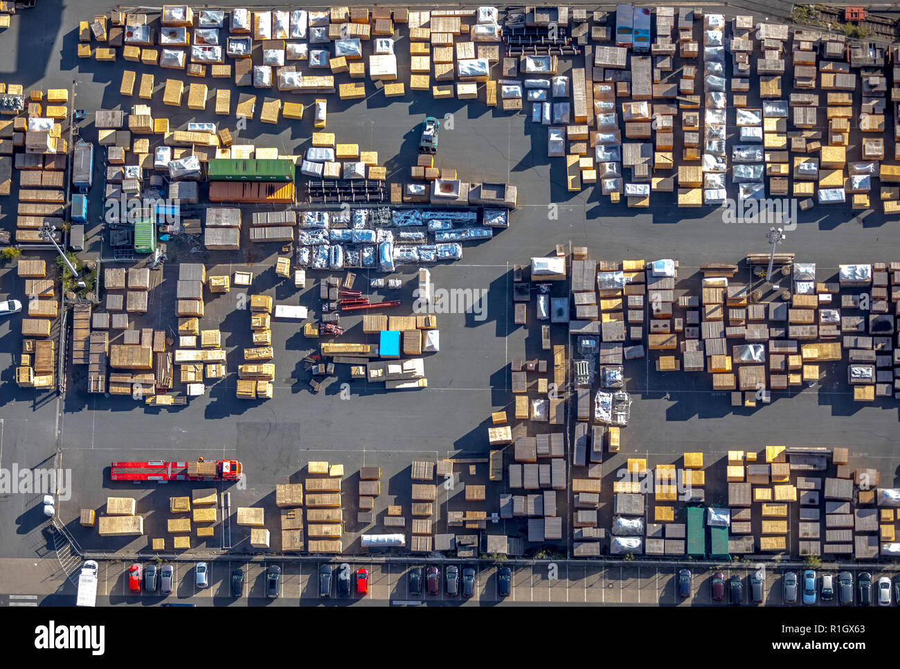 Luftaufnahme, cargo Warehouse in Duisburg, Duisburger Hafen Duisport, Logistik, Transport, Handel, Binnenwasserstraßen, Kasslerfeld, Duisbur Stockfoto