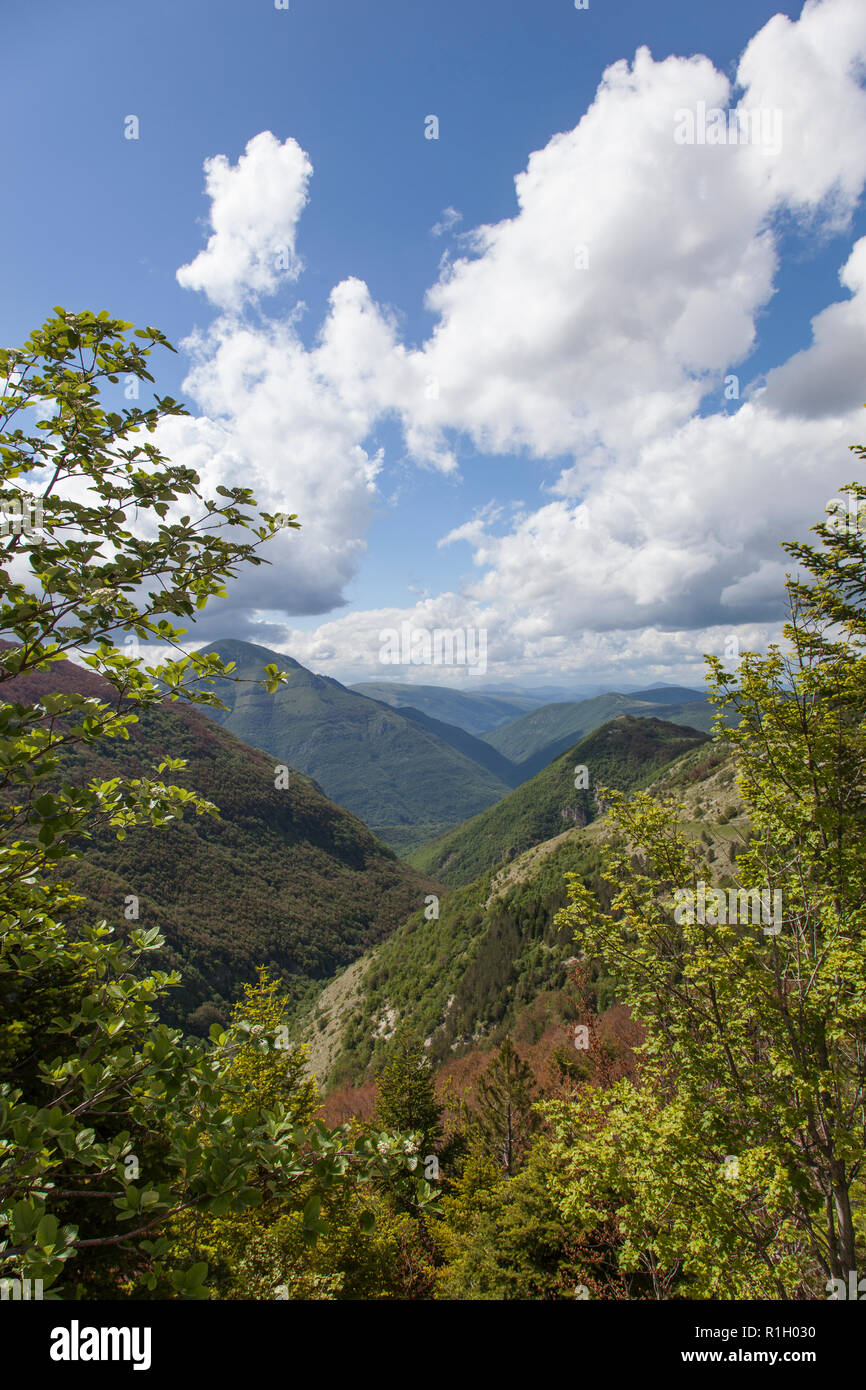 Blick auf die Sibillinischen Berge im Frühling. Stockfoto