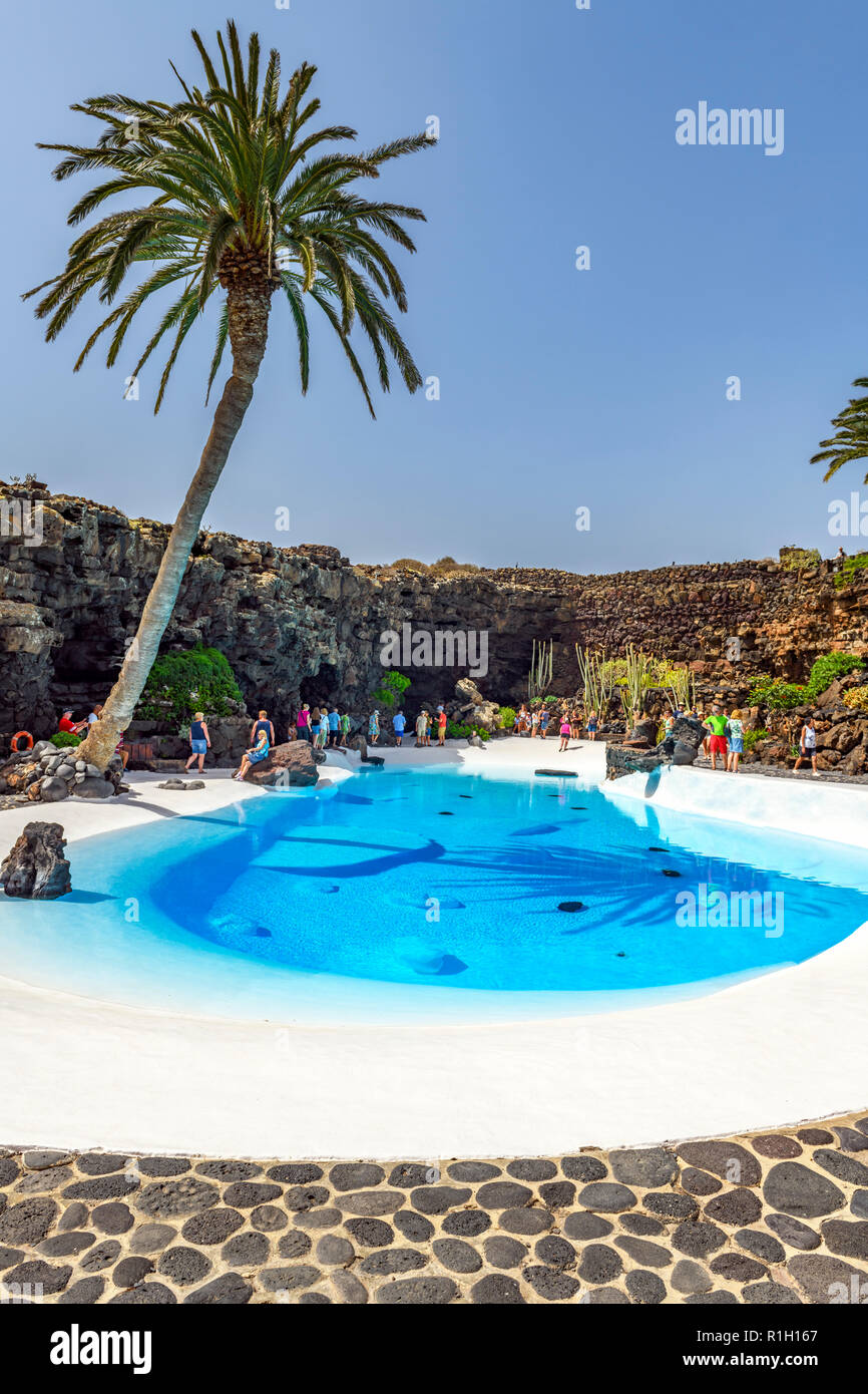Die blauen Pool an den Jameos del Agua auf Lanzarote Kanarische Inseln Stockfoto