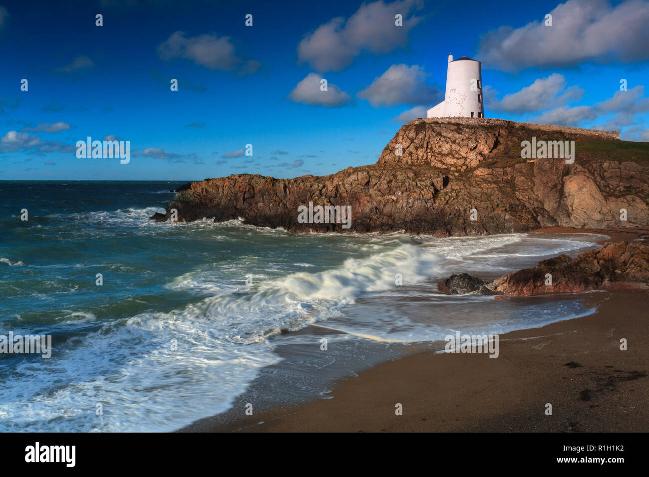 Twr Mawr Leuchtturm, Ynys Llanddwyn, Anglesey, Wales Stockfoto