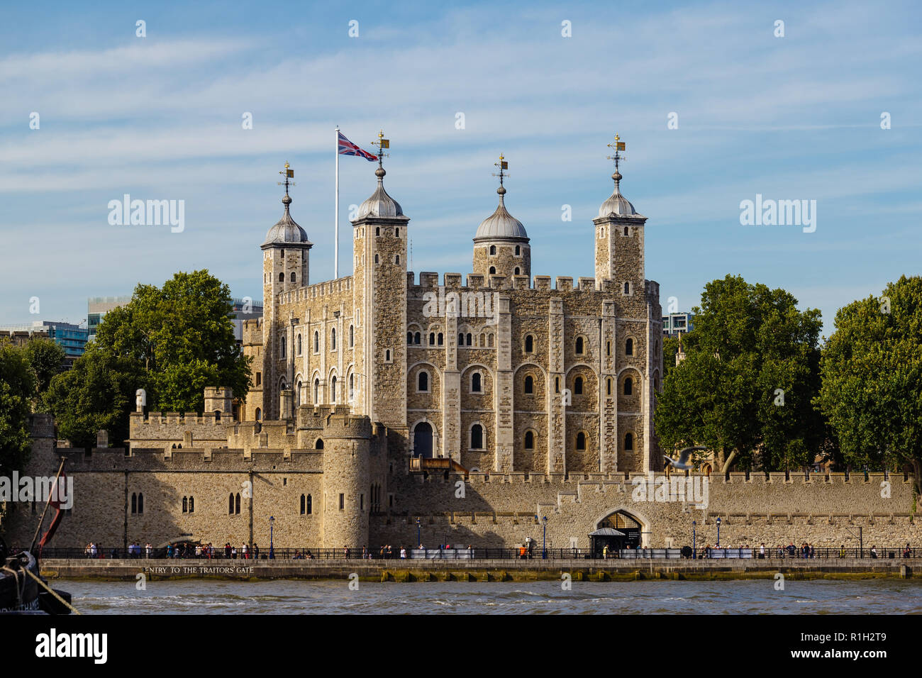 Tower von London aus über die Themse, London, England Stockfoto