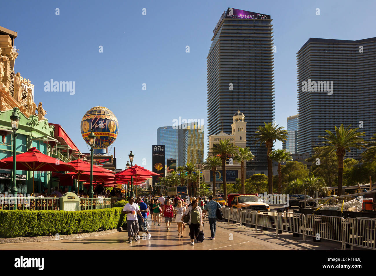 LAS VEGAS, NV, USA - 12. September 2018: Downtown, Las Vegas Strip, ein Blick auf den Las Vegas Boulevard und dem Hotel - Kasinos der kosmopolitischen und Paris. Stockfoto