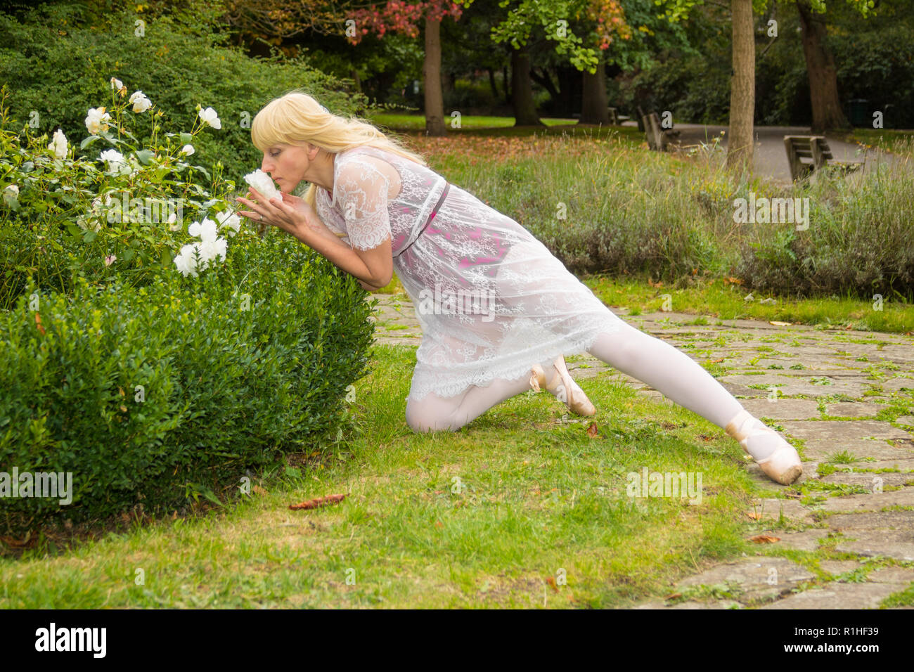 Melodie Burke riechen die Blumen Ballett Stockfoto