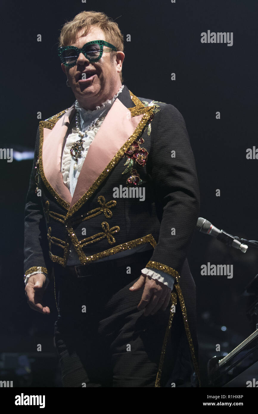 Sir Elton John führt auf dem Little Caesars Arena als Teil seiner "Abschied Yellow Brick Road "Final tour Mit: Elton John Wo: Detroit, Michigan, United States Wenn: 12 Okt 2018 Credit: WENN.com Stockfoto