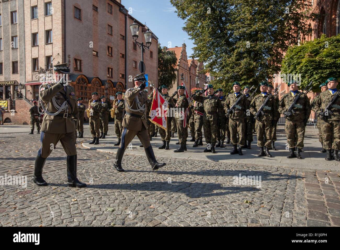 Der polnischen Armee 16 Pommerschen mechanisierte Division feierte ihren 99. Jahrestag seit seiner Gründung während der polnischen Aufstand von 1919. 16 PMD ist derzeit von Commander Generalmajor Marek Sokołowski und stellvertretender Kommandant Brig geführt. Gen. Stanislaw Kaczyński. ( Stockfoto