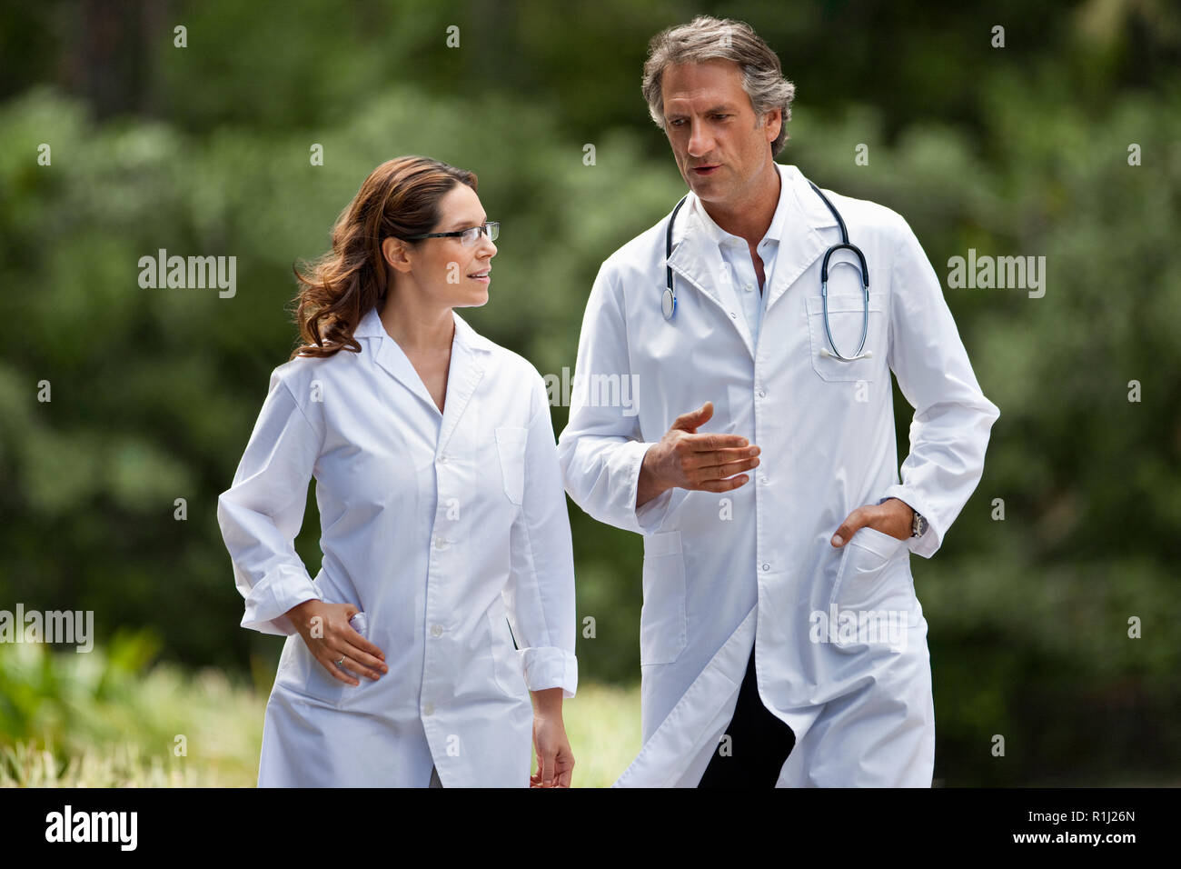 Portrait von männlichen und weiblichen Arzt. Stockfoto
