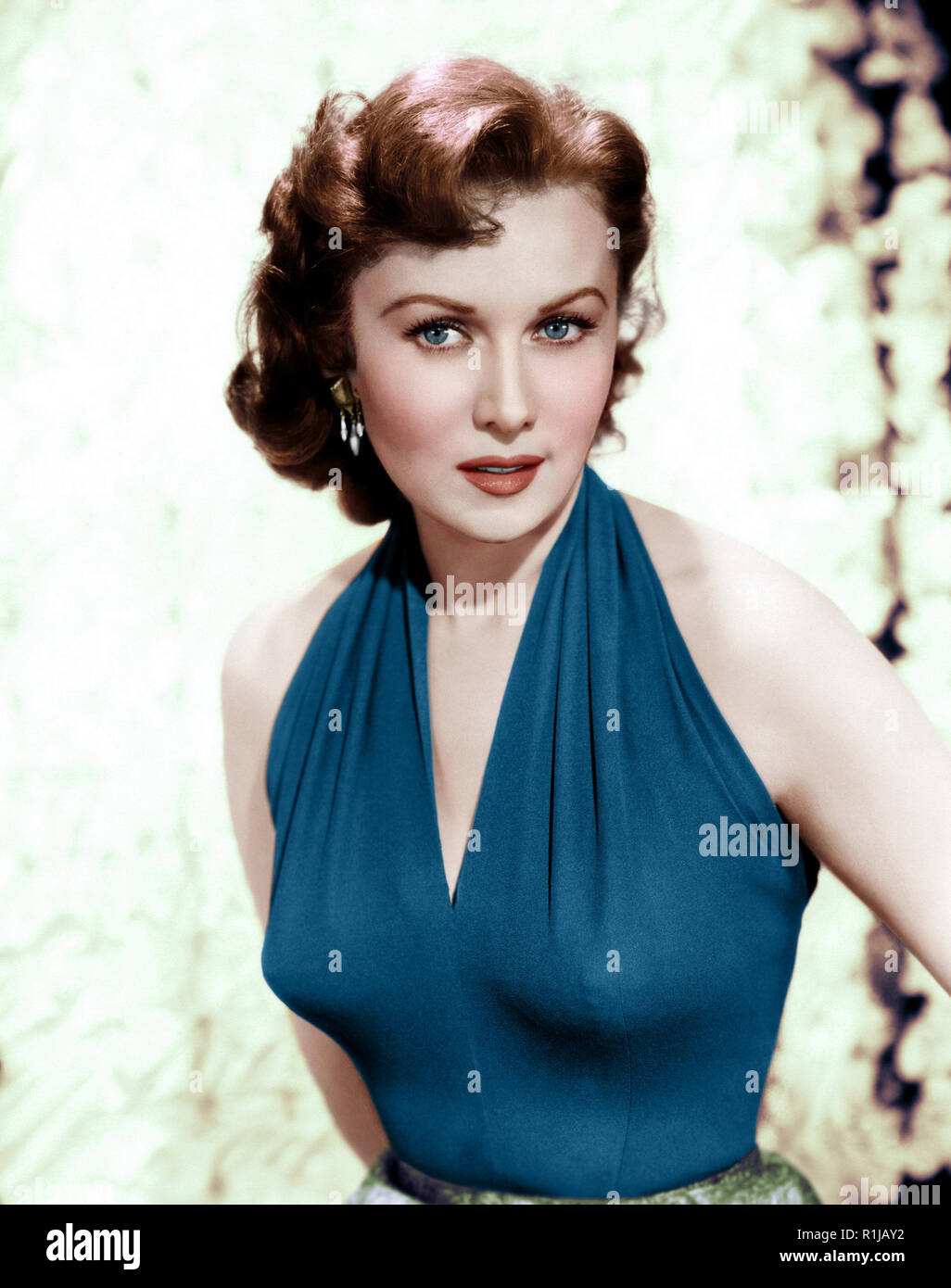 Rhonda Fleming (geb. Marilyn Louis; 10. August 1923) ist ein ehemaliger US-amerikanischer Film/Fernsehen Schauspielerin und Sängerin. Sie fungierte in mehr als 40 Filmen, vor allem in den 1940er und 1950er Jahren und wurde als einer der glamourösesten Schauspielerinnen ihrer Zeit bekannt. Sie war die "Königin" der Technicolor" genannt, weil ihr angemessenen Teint und flammend roten Haar außergewöhnlich gut in Technicolor Credit fotografiert: Hollywood Foto Archiv/MediaPunch Stockfoto