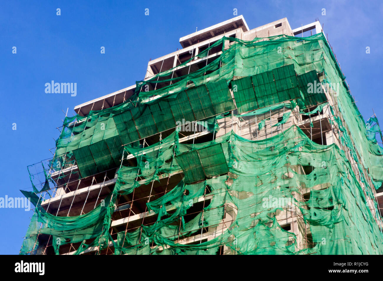 Ein großes neues Gebäude ist im Bau in Kampong Cham, Kambodscha. Stockfoto
