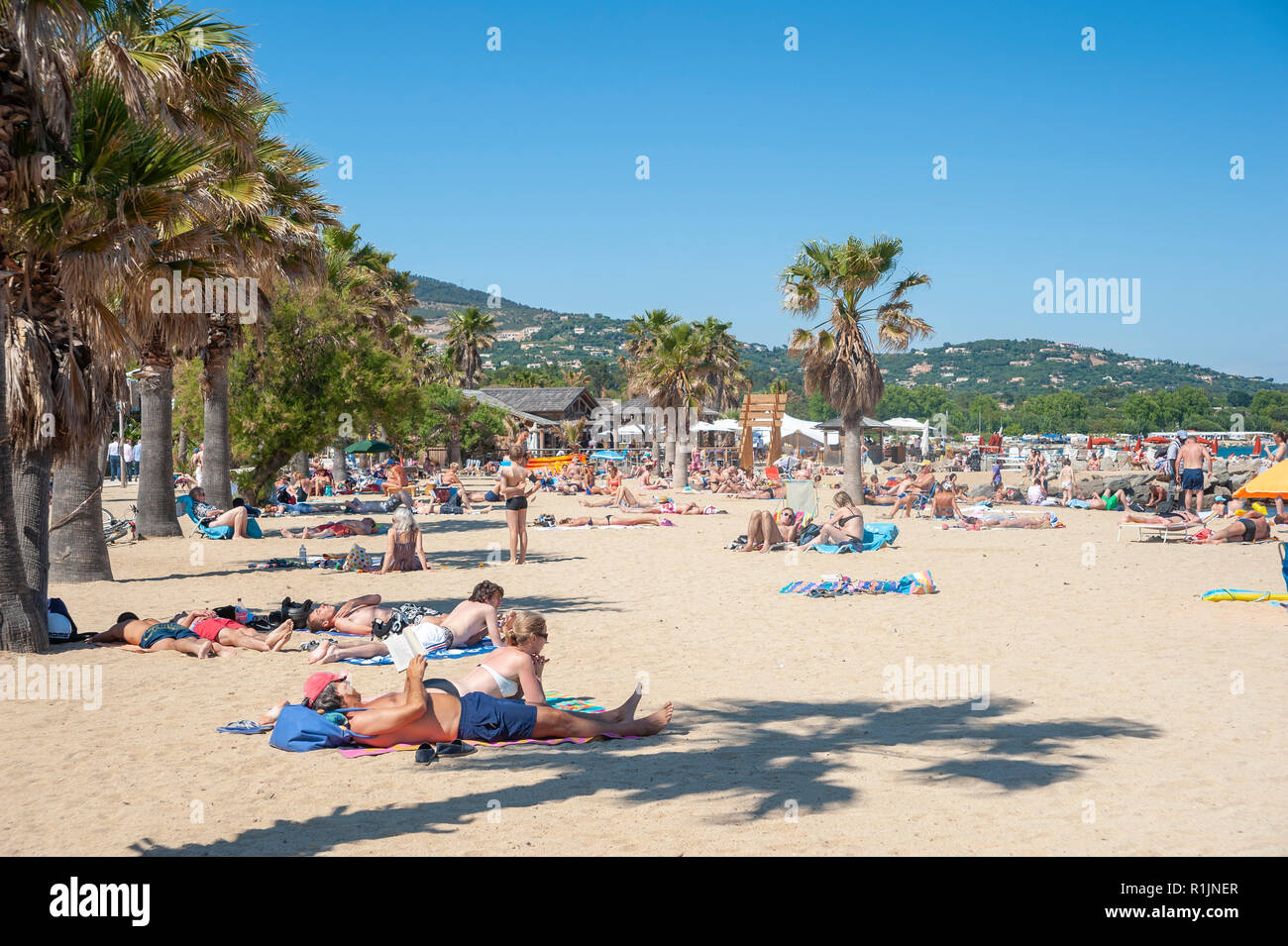 Beach Port Grimaud Var Provence Alpes Cote D Azur Frankreich Europa Stockfotografie Alamy