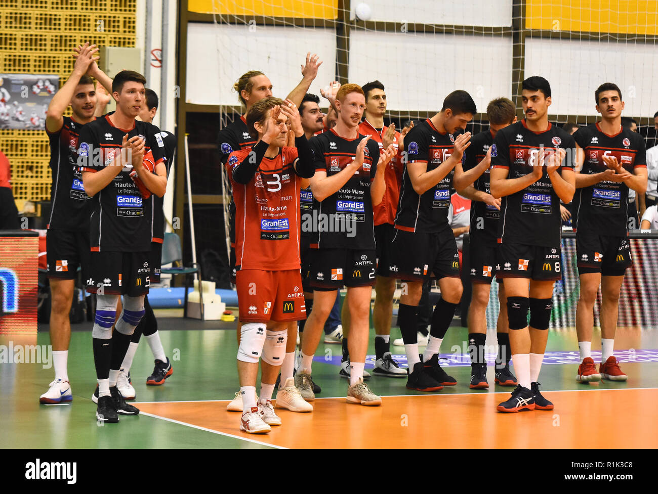 Novi Sad, Serbien, 13. November 2018 CEV Volleyball Champions League dritte Runde der Qualifikationen zwischen NS-Seme Vojvodina (Serbien) und Chaumont VB 52 HM (Frankreich) Foto Nenad Mihajlovic Credit: Nenad Mihajlovic/Alamy leben Nachrichten Stockfoto