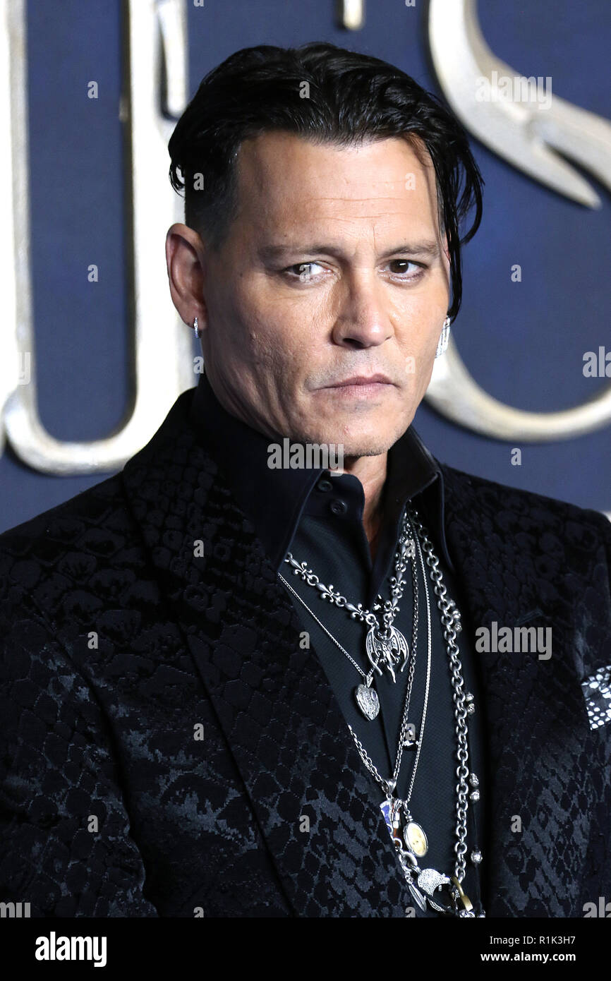 London, Großbritannien. 13 Nov, 2018. Johnny Depp, fantastische Tiere: Die  Verbrechen von Grindelwald - UK Premiere, Leicester Square, London,  Großbritannien, 13. November 2018. Credit: Rich Gold/Alamy leben  Nachrichten Stockfotografie - Alamy