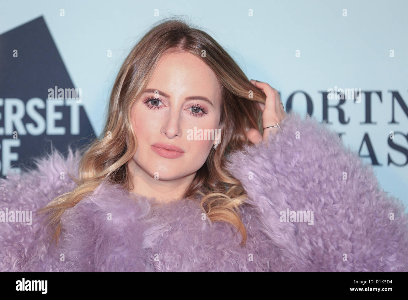 Somerset House, London, Großbritannien, 13. Nov 2018. Rosie Fortescue. Celebrity Ankünfte. Skate im Somerset House mit Fortnum & Mason öffnet mit einer offiziellen Launch Party, wie die beliebte Eisbahn im historischen Ambiente des Somerset House für das Eislaufen sesason. Die Eisbahn ist für die Öffentlichkeit vom 14. Nov. Credit: Imageplotter Nachrichten und Sport/Alamy leben Nachrichten Stockfoto