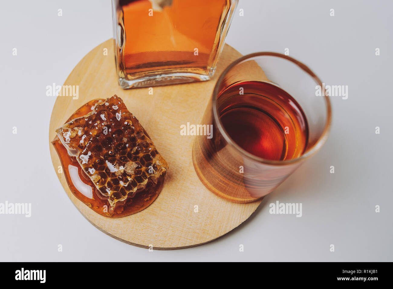 Midus ist eine Art von Litauischen Mead, ein alkoholisches Getränk aus  Reis, Honig und Wasser. Balten waren, Mead seit Tausenden von Jahren  Stockfotografie - Alamy