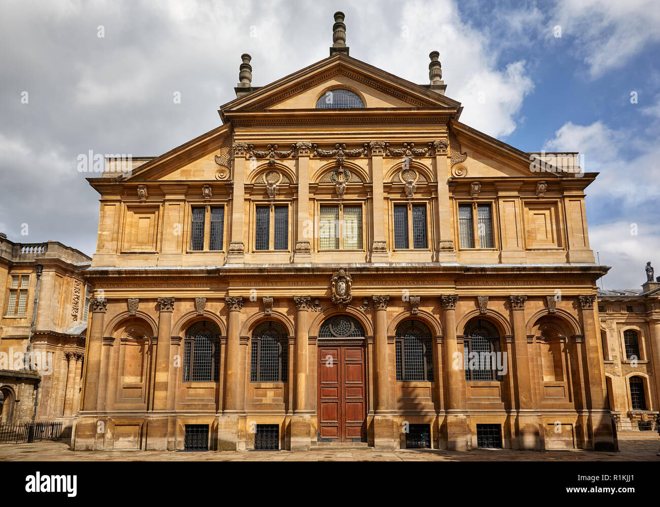 Die Fassade der Sheldonian Theatre, die jetzt für Musik Erwägungsgründe verwendet wird, Vorträge, Konferenzen, und für verschiedene Zeremonien von der Universität stattfinden. O Stockfoto