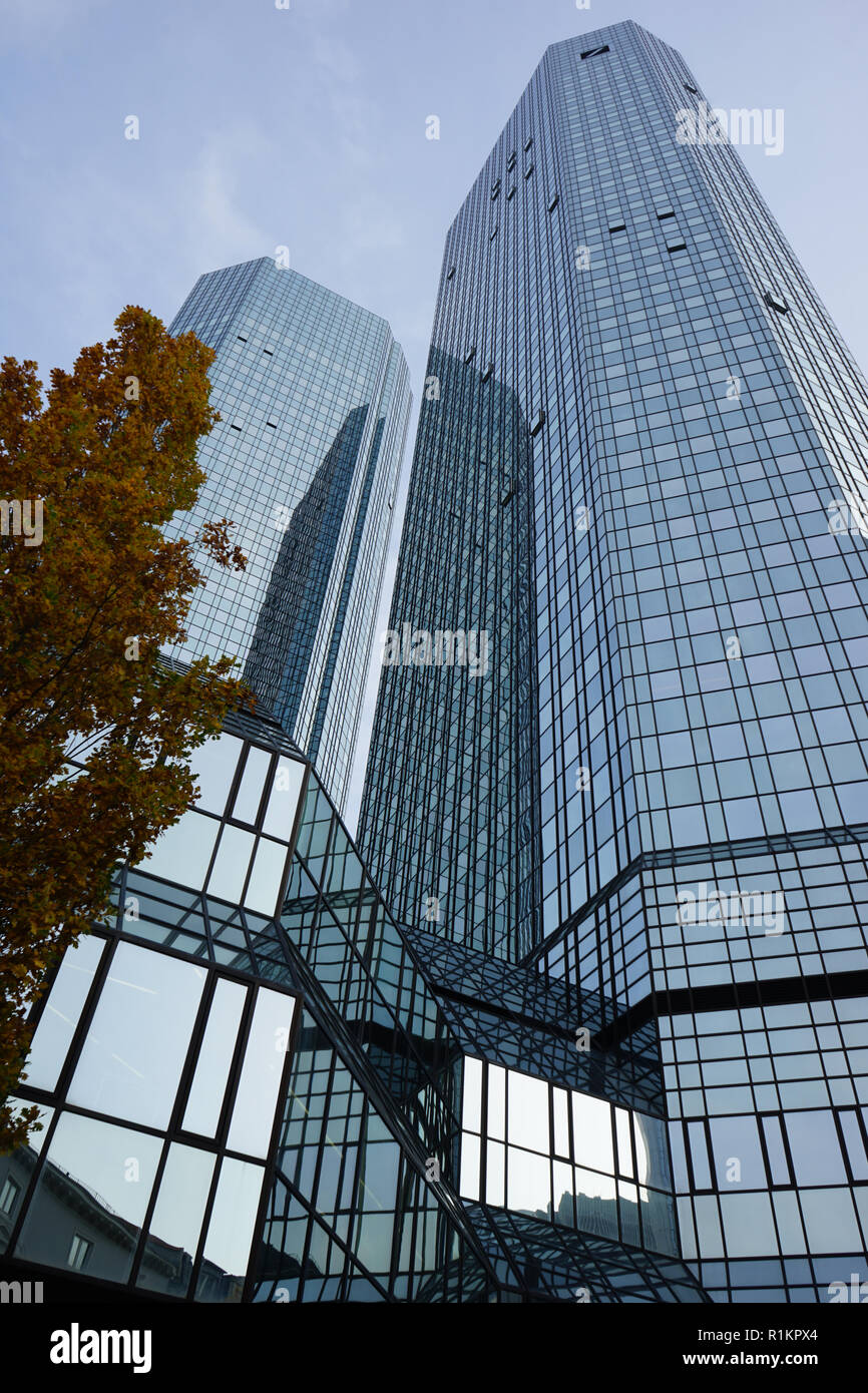 Deutsche Bank Zwillingstürme, Deutsche-Bank--Hochhaus, gesehen von der Guiollettstraße, Deutsche Bank, Frankfurt, Deutschland Stockfoto