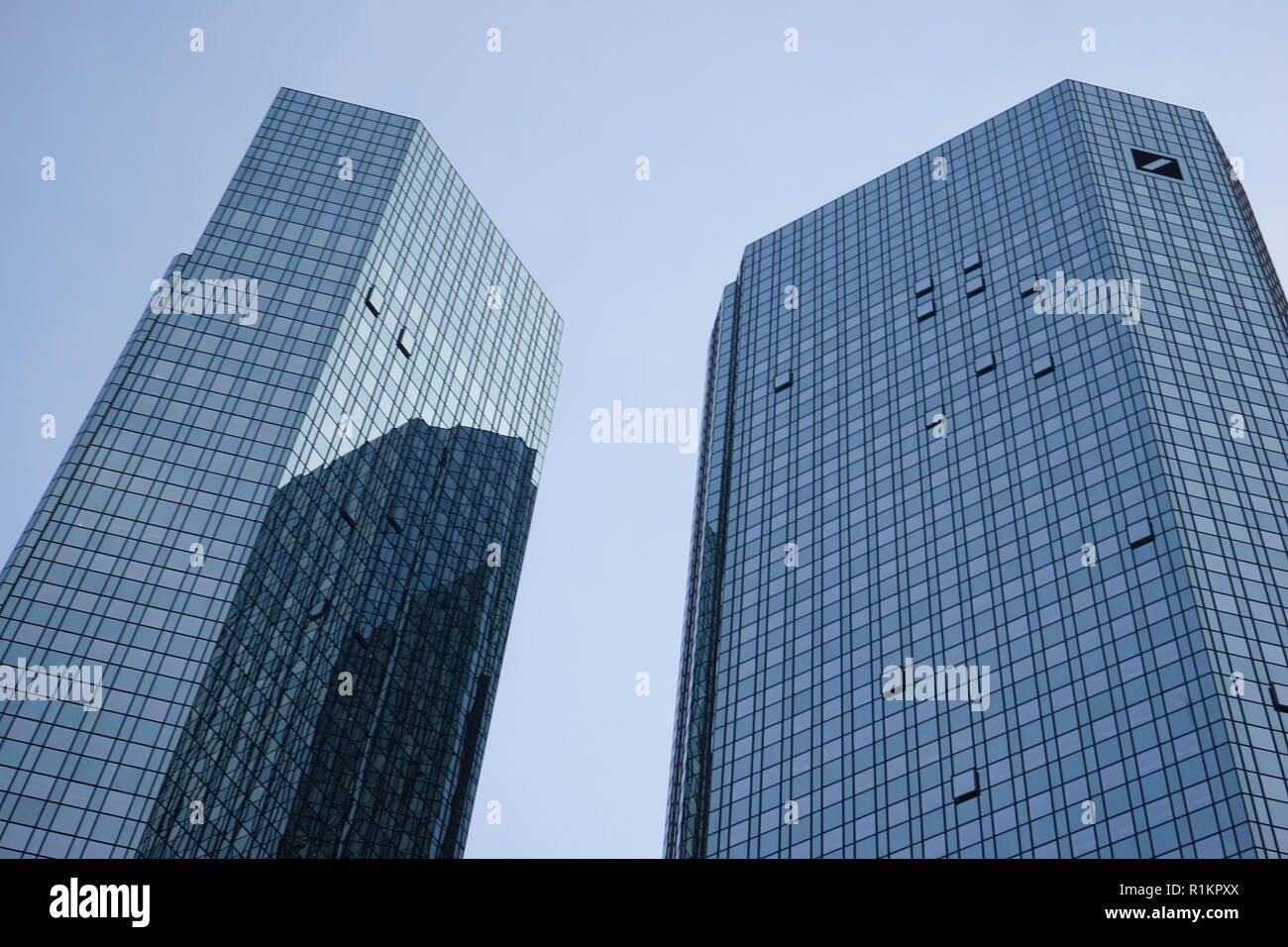 Deutsche Bank Zwillingstürme, Deutsche-Bank--Hochhaus, gesehen von der Guiollettstraße, Deutsche Bank, Frankfurt, Deutschland Stockfoto