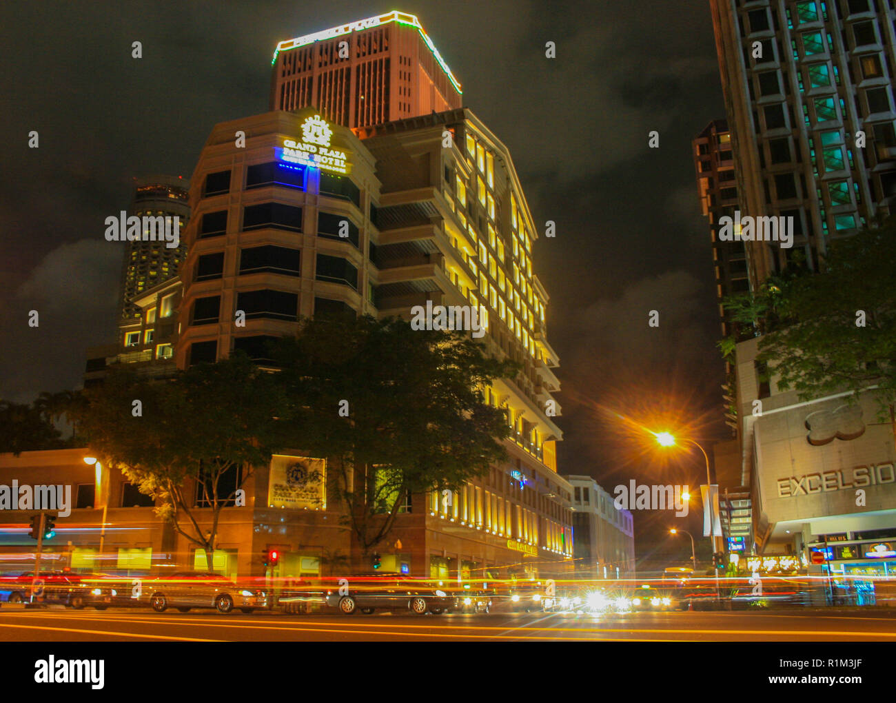 Nacht Szene außerhalb Grand Plaza Park Hotel, Singapur Stockfoto