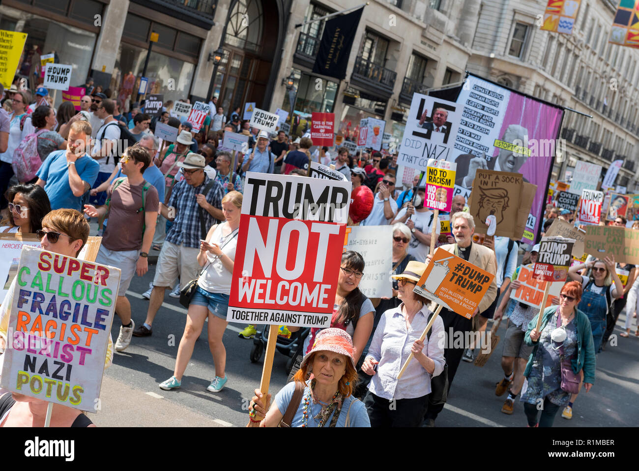 100 000 Menschen gegen den Besuch von Donald Trump in der UK, London vom 13. Juli 2018 gezeigt Stockfoto