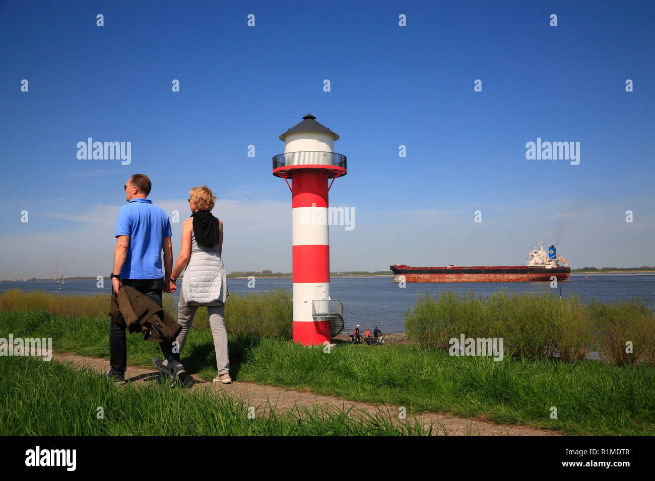 Leuchtturm an der Elbe bei Lühe, Altes Land, Niedersachsen, Deutschland, Europa Stockfoto