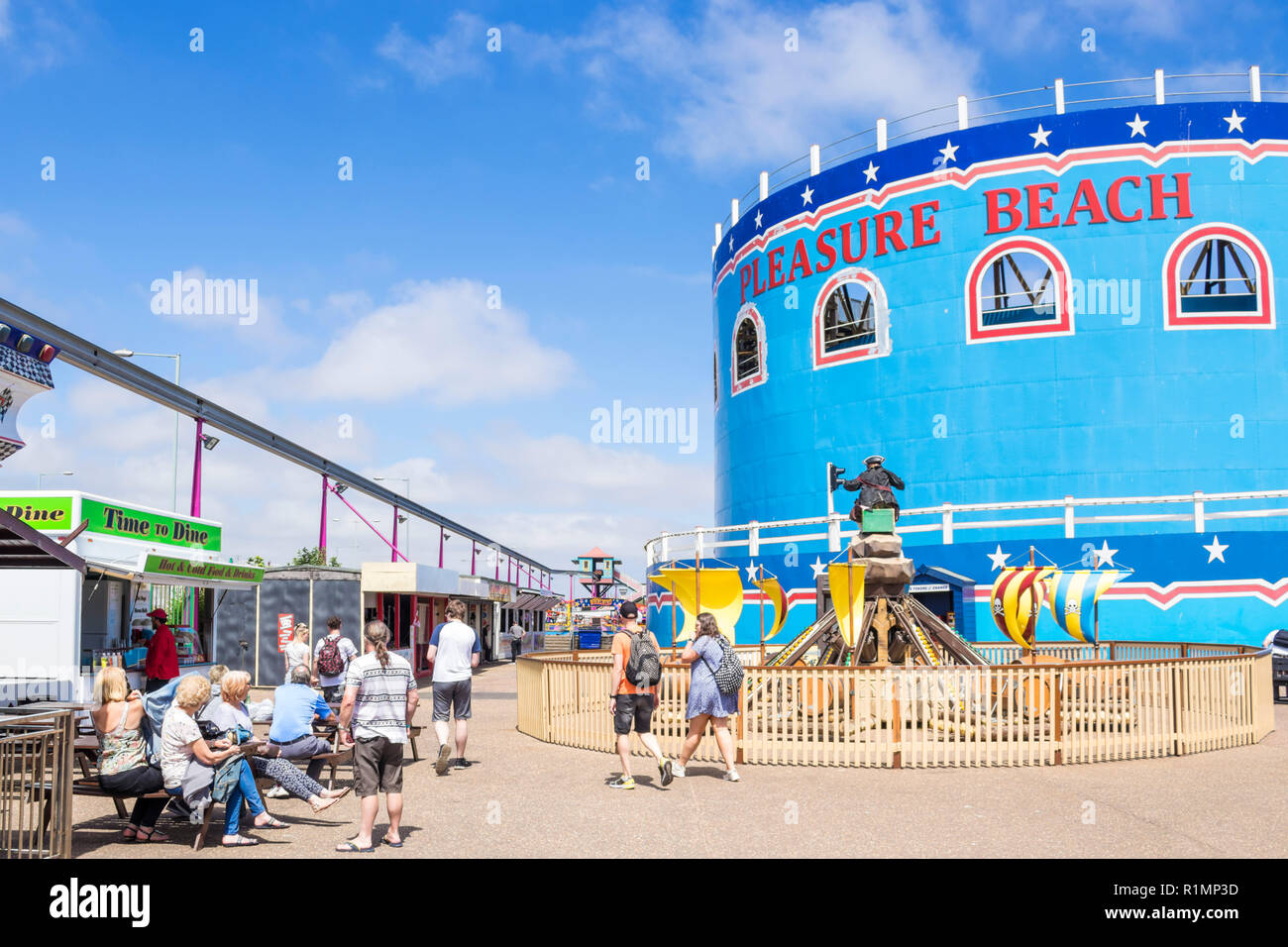 Great Yarmouth Achterbahn Kirmes ride Great Yarmouth Pleasure Beach South Beach Parade Great Yarmouth in Norfolk England GB UK Europa Stockfoto