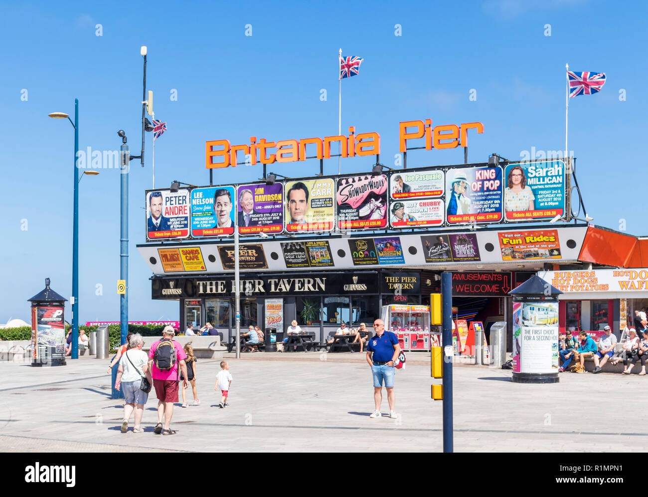 Great Yarmouth Britannia Pier mit Spielhallen und Fahrgeschäfte mit Essen und Trinken Veranstaltungsorte Great Yarmouth in Norfolk England UK GB Europa Stockfoto
