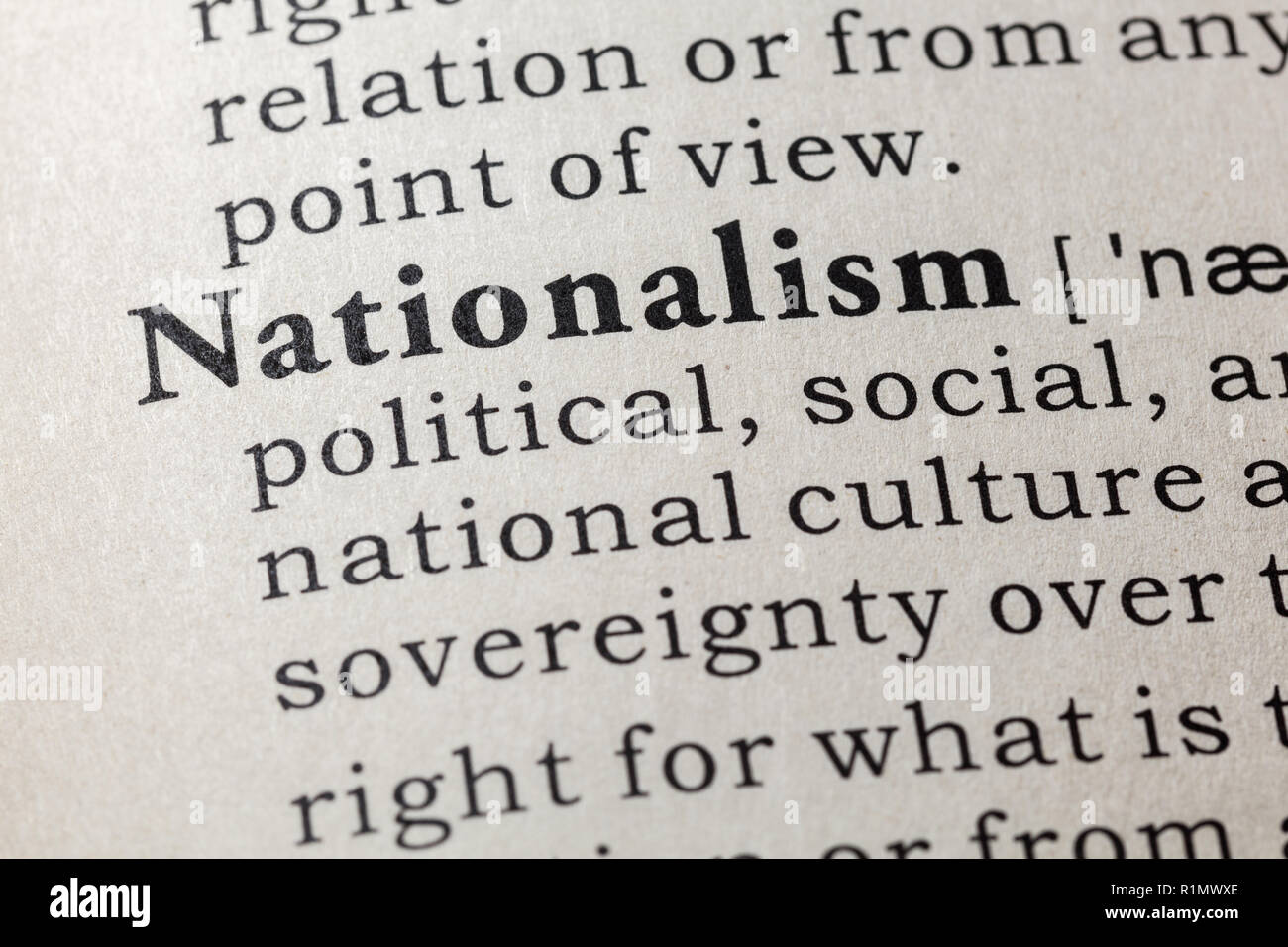 Fake Wörterbuch, Wörterbuch Definition des Wortes Nationalismus. Einschließlich der wichtigsten beschreibende Wörter. Stockfoto