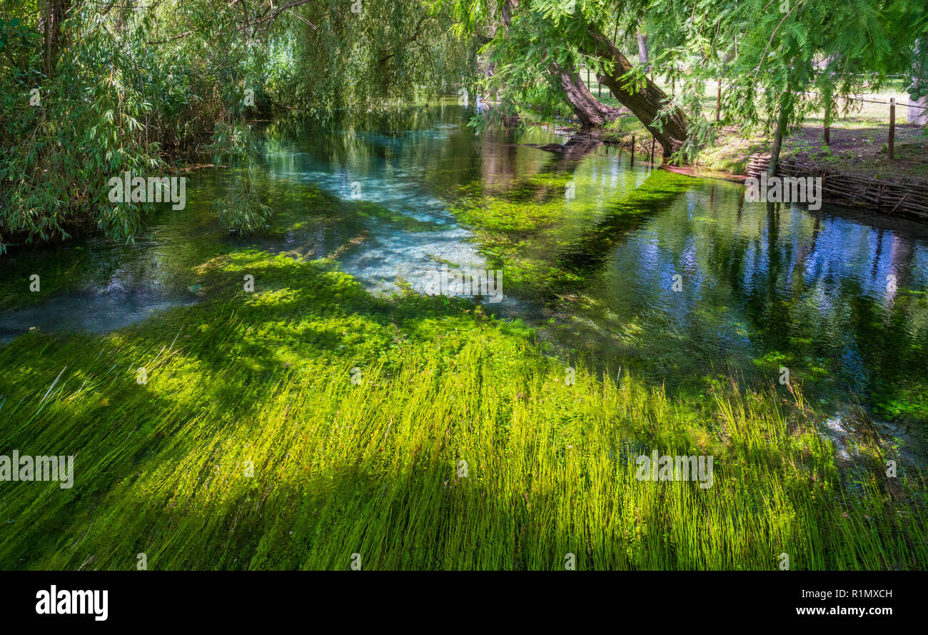 Idyllische Landschaft am "Fonti del Clitunno', in der Provinz von Perugia, Umbrien, Italien. Stockfoto