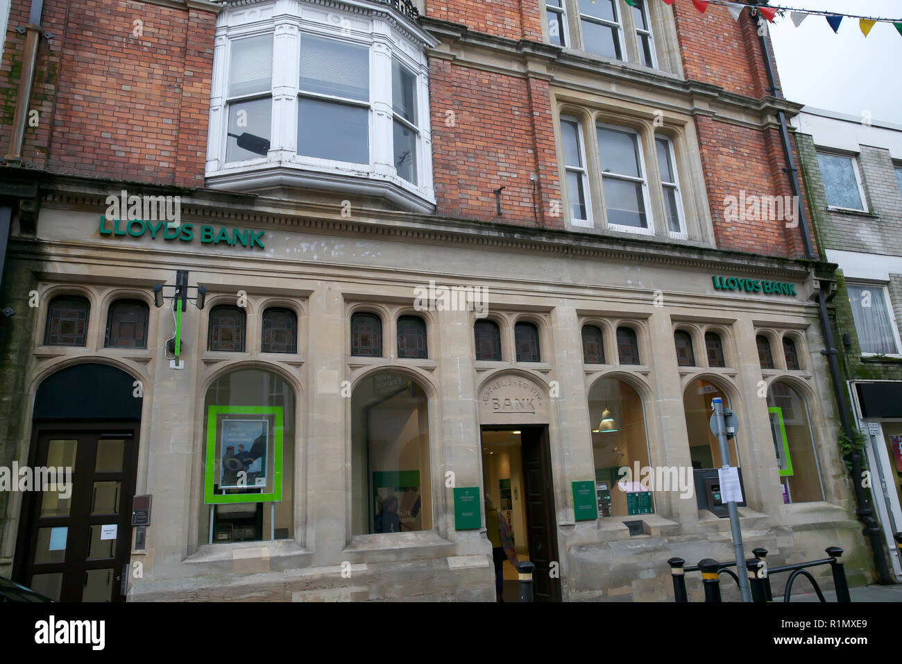 Lloyds Bank in Cardigan Wales, Großbritannien Stockfoto