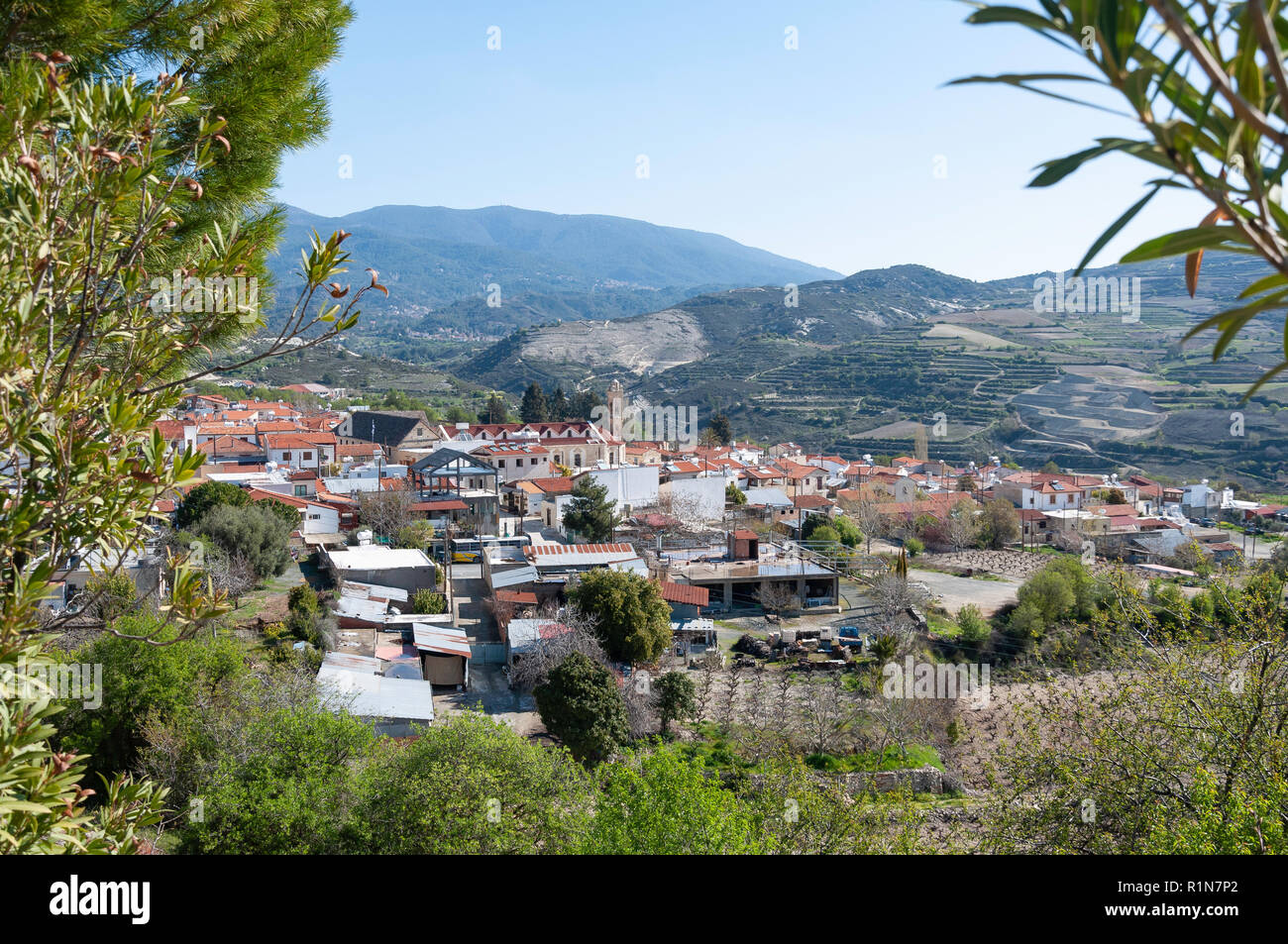 Blick auf Dorf, Omodos (Troodos Berge), Limassol District, Republik Zypern Stockfoto