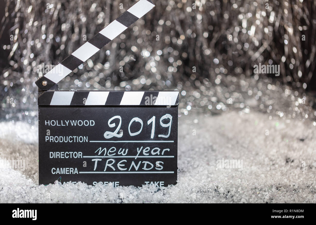 2019, neues Jahr Trends auf filmklappe, abstrakte bokeh Lichter Hintergrund Stockfoto