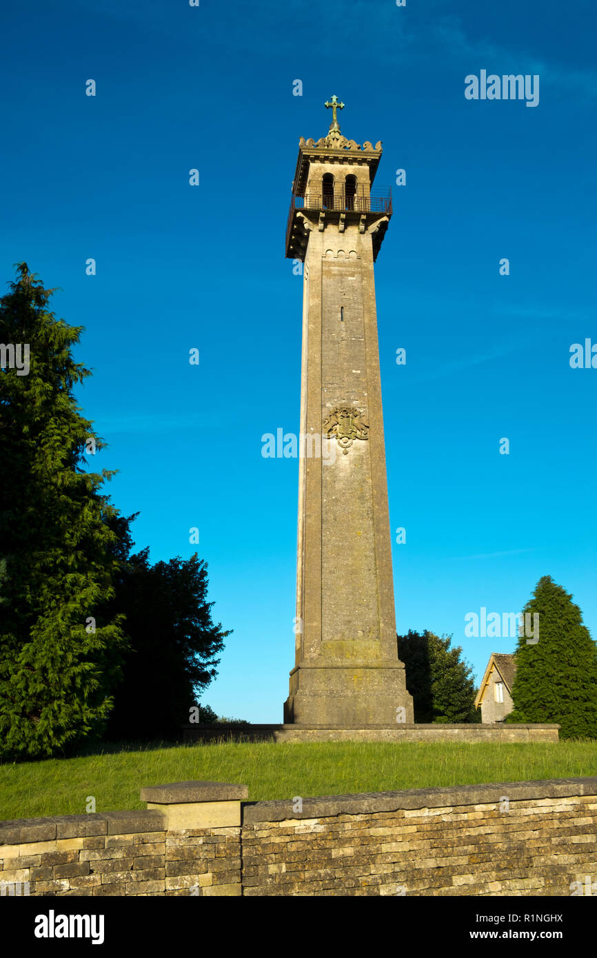 Die Somerset Denkmal, in der Nähe von Hawkesbury Upton am Rande der Cotswold Hills Escarpment, Gloucestershire, Vereinigtes Königreich. Das Denkmal wurde im Jahre 1846 gebaut General Lord Edward Somerset zu gedenken. Stockfoto